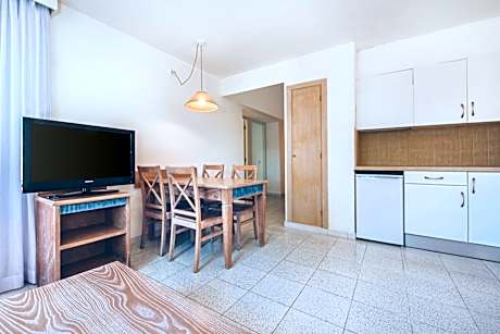2-Bedroom Apartment 2AD+ 2CH