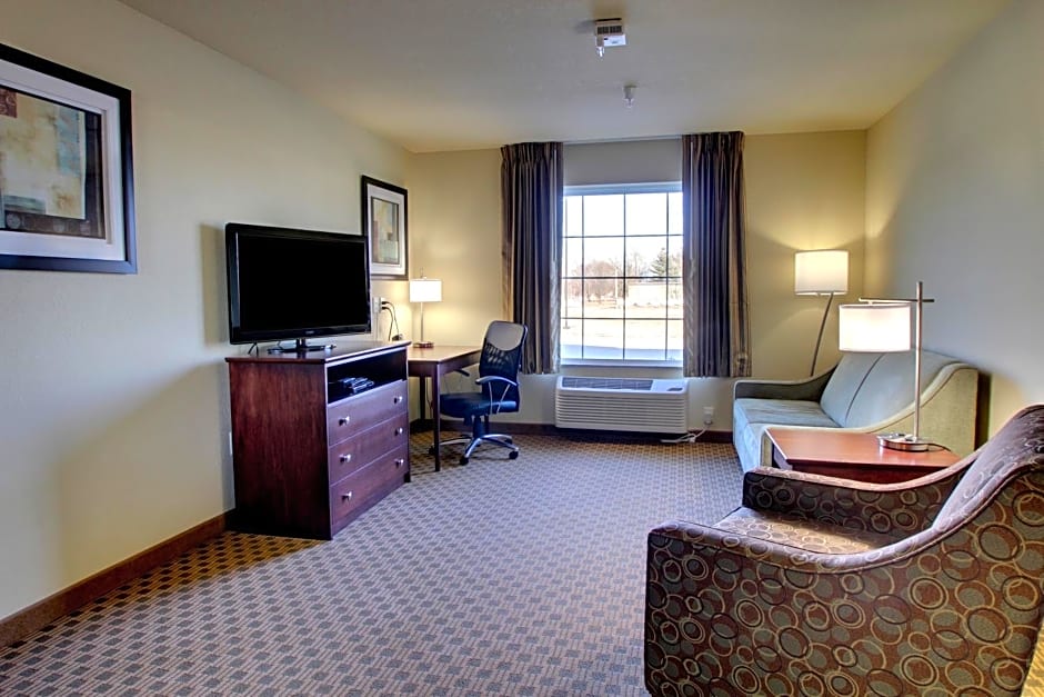 Cobblestone Hotel & Suites - Newton