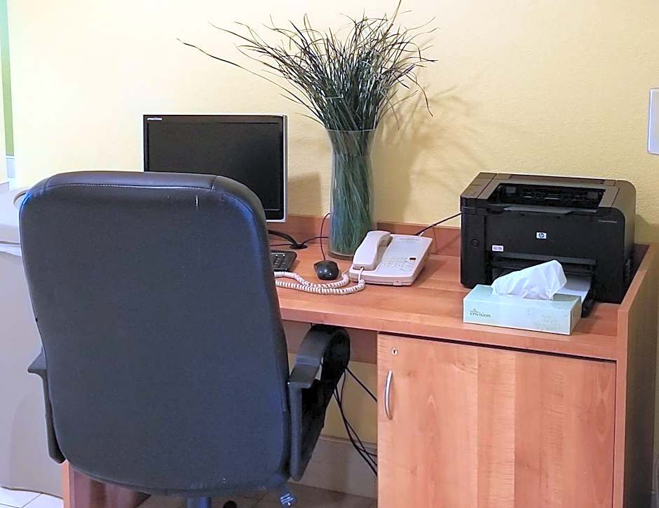 Microtel Inn & Suites By Wyndham Delphos