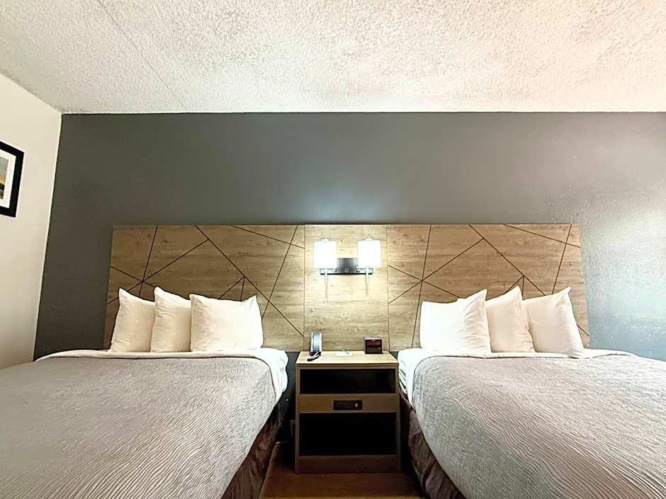 Quality Inn & Suites Greenville I-65