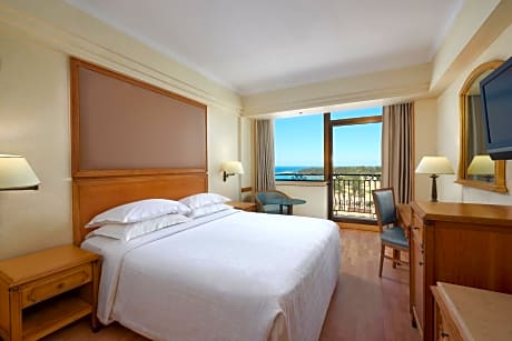 Deluxe Guest room, 1 Queen, High floor, View, Balcony