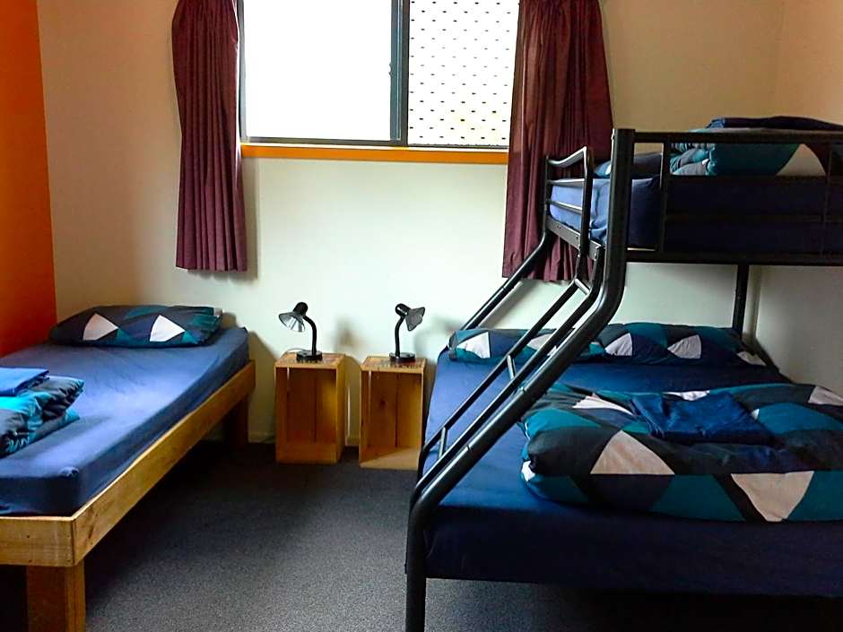 Sequoia Lodge Backpackers