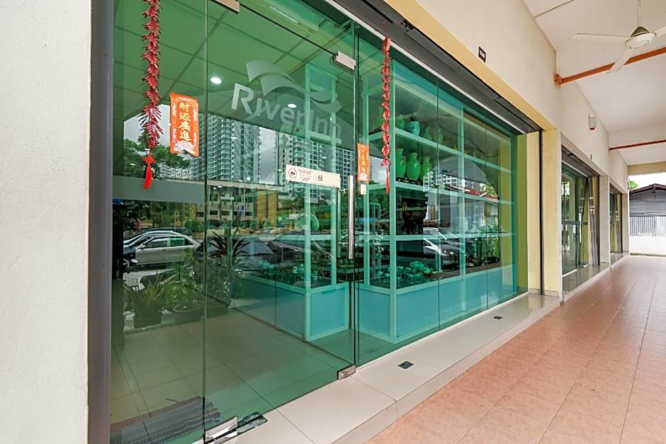 OYO 301 River Inn Hotel