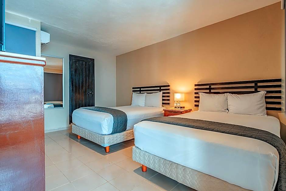 Hotel Brisas 5a AV, Playa del Carmen