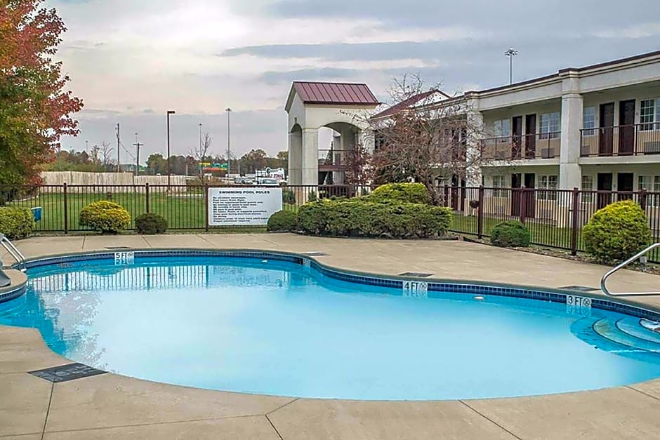 Days Inn by Wyndham Austintown
