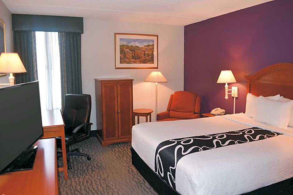 La Quinta Inn & Suites by Wyndham Binghamton - Johnson City