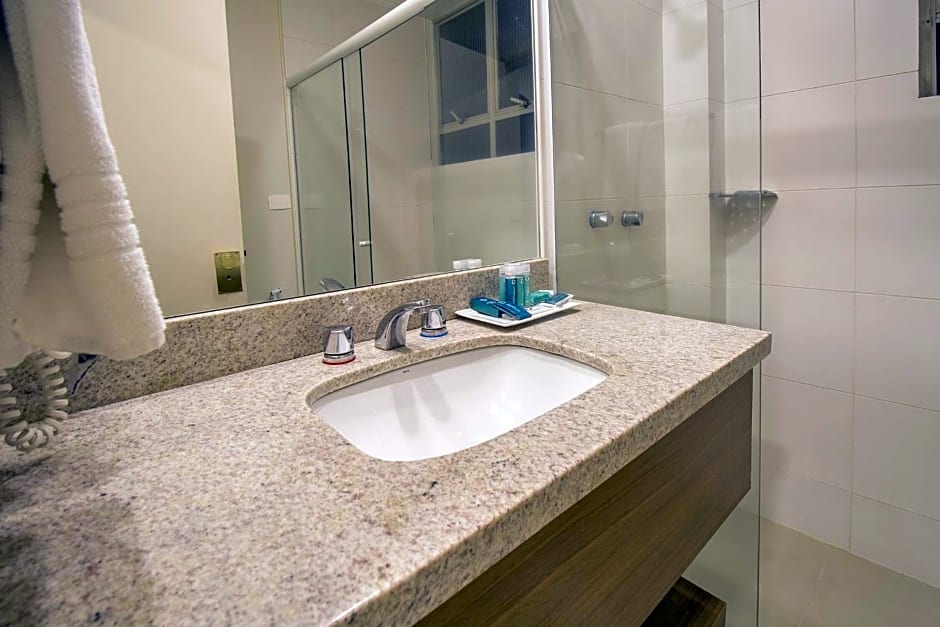 Hotel Deville Curitiba