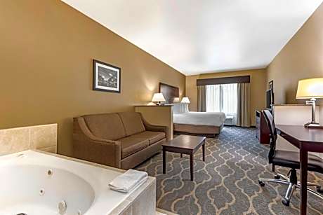 King Suite with Spa Bath - Non-Smoking