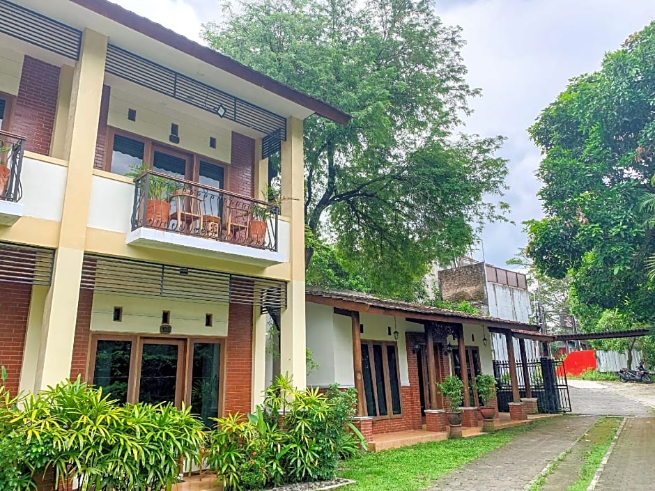 Urbanview Sasono Putro Condongcatur by RedDoorz