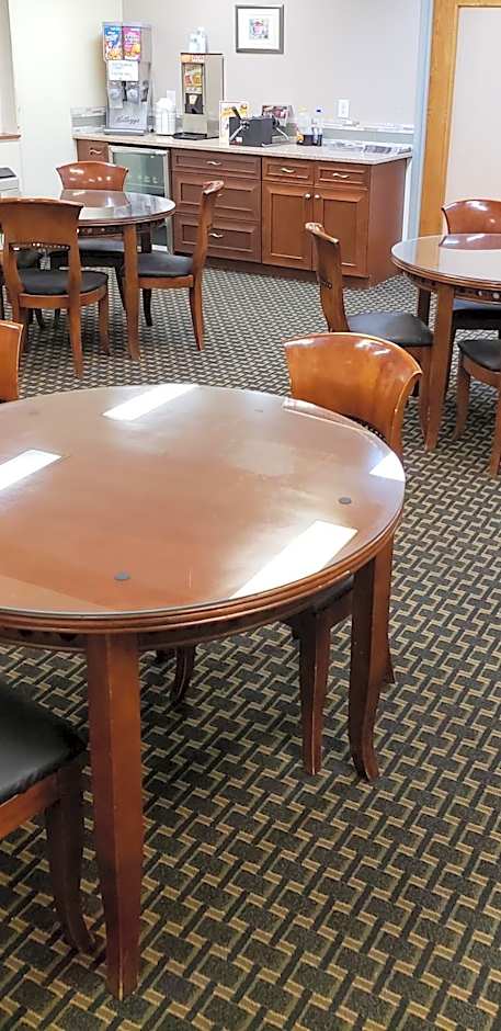 Super 8 by Wyndham Windsor