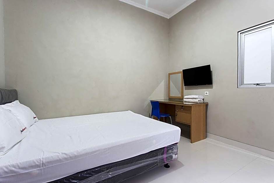 RedDoorz @ Mangga Besar 2