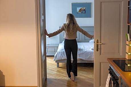 Apartment (3 Adults)