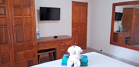 Deluxe Double Room with Garden View