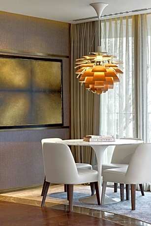 Cosmopolitan Suite with Macka Park View (St. Regis Butler Service)