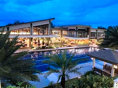 Verdon Parc Davao City w/ balcony by darpm