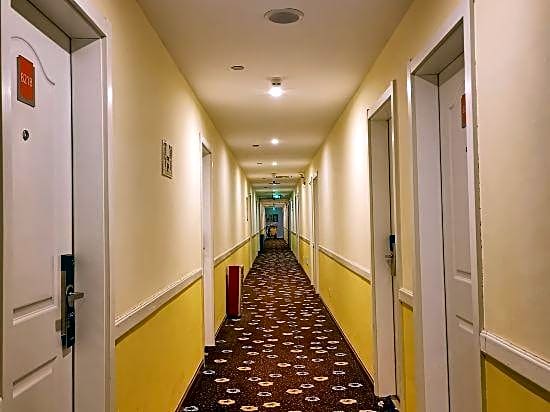 Home Inn (Guangzhou Shangxiajiu Changshou Road Metro Station Hualin Yuqicheng Branch)