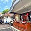 Mahendra Beach Inn