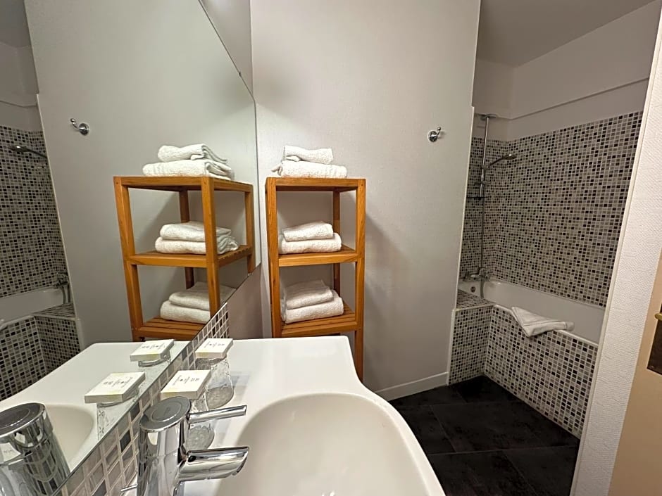 The Originals City, Hotel Napoleon, La Roche-sur-Yon (Inter-Hotel)