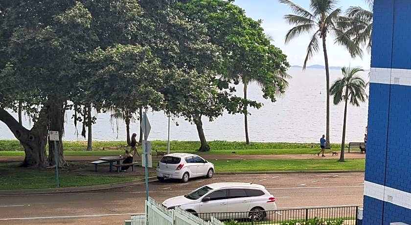 Emthree Seaside Apartments