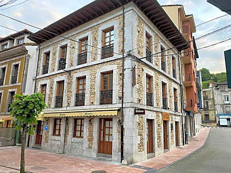 Hotel Piloñés