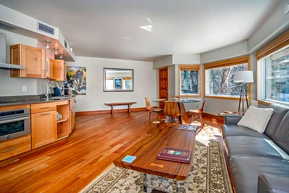 Ice House Suites and Condominiums