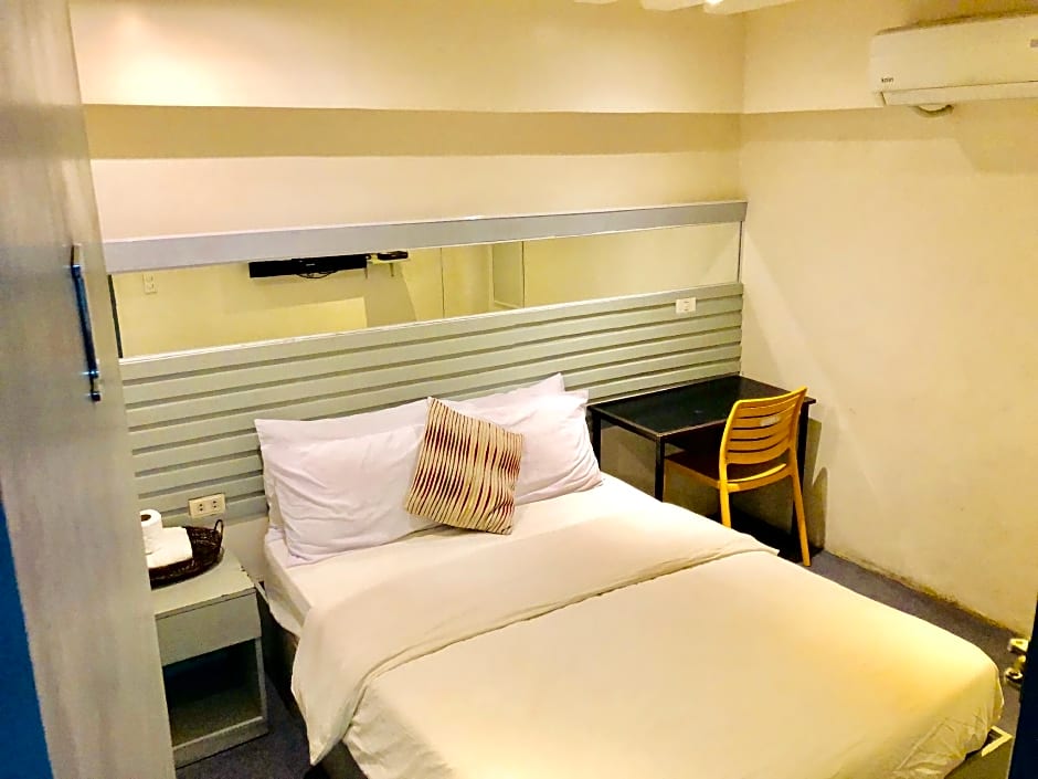 Hometown Hotel Bacolod