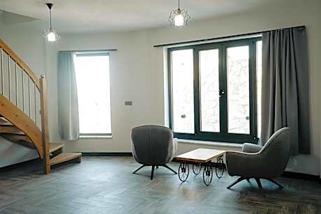 Suite with Lake View