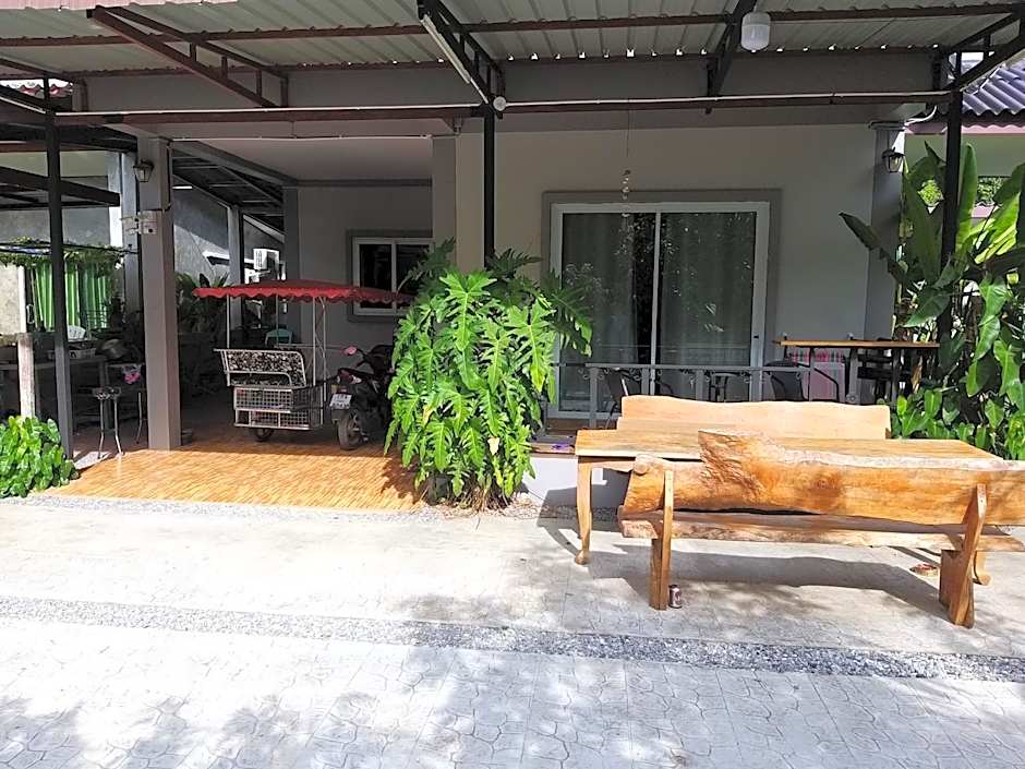 บ้านทะเลอิ่มเอม Bann Talay Im eimm