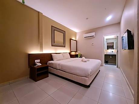 Family Room with Mountain View