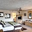 Cliff Dwellers Inn