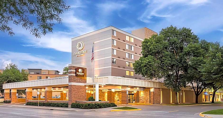 DoubleTree by Hilton Madison Downtown