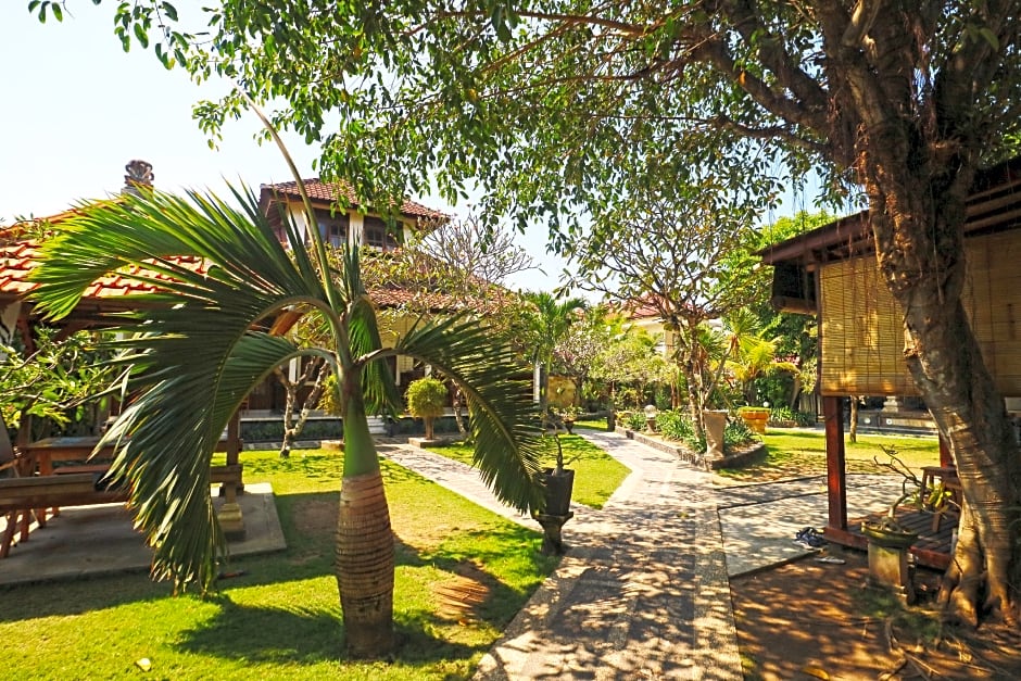 Puri Nusa Beach Hotel by ZUZU