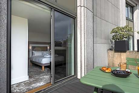 Executive Double Room with Queen Size Bed and Terrace