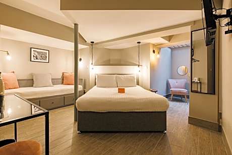 Lower Ground Family Room Without Window