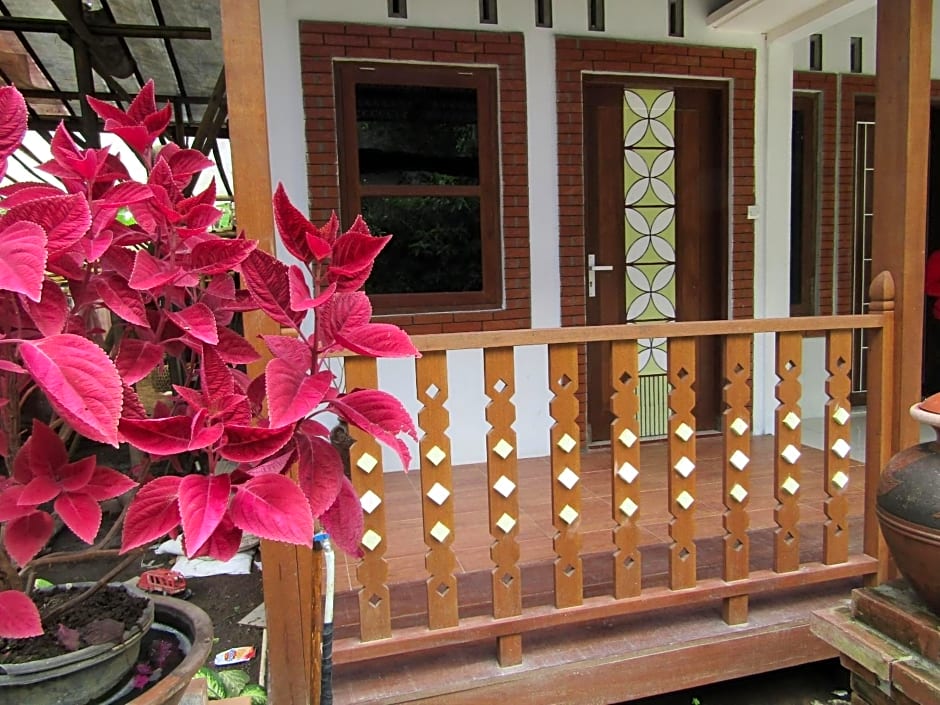 Penginapan Udin Syariah Bukit Rhema