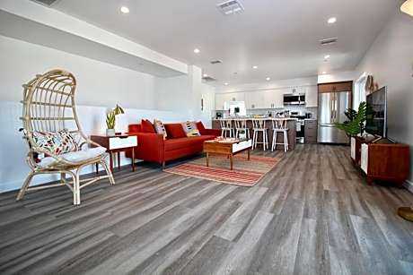 Los Angeles 3BR Villa Suites with Free Parking