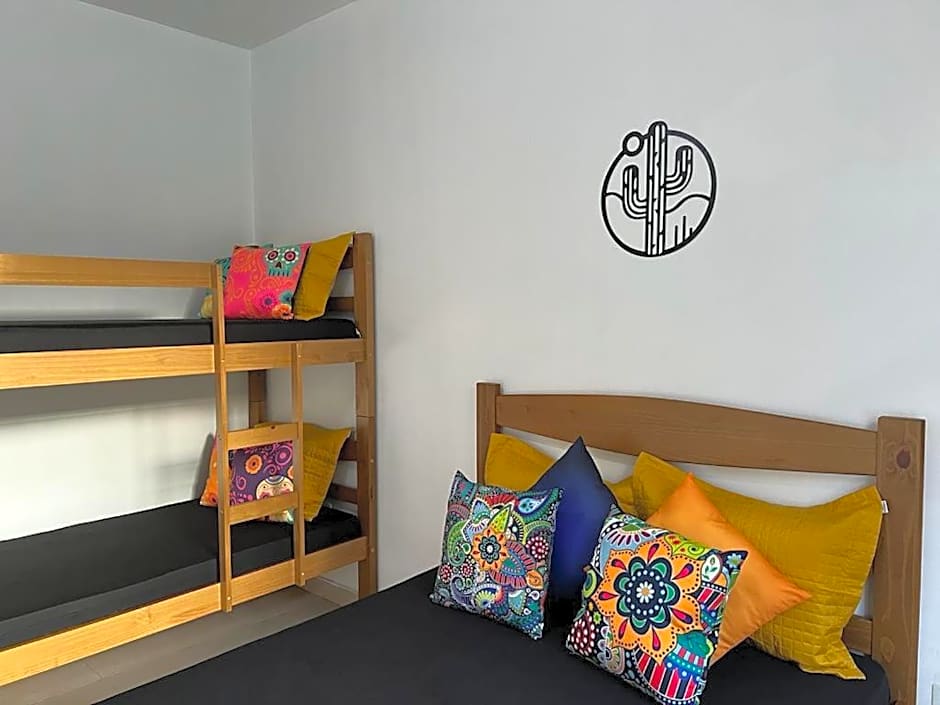 Pé na Areia com Piscina e Churrasqueira - 2 suítes