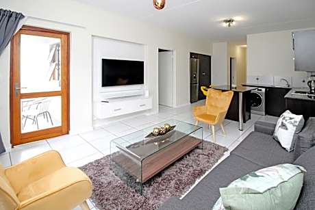 GREENWICH 2 bedroom 2 bath serv apart with 24hrs electricity