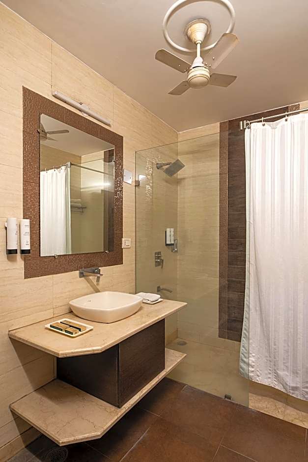 The Suncourt Hotel Yatri