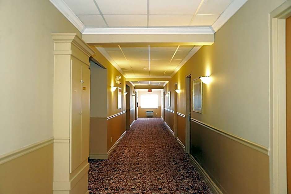 The Glengate Hotel & Suites