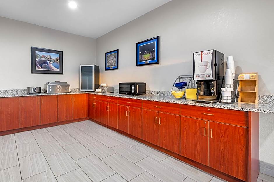 Days Inn by Wyndham near Kansas Speedway