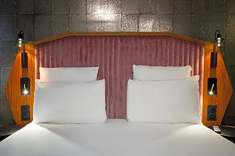 Junior Suite with Double Bed and Sofa Bed