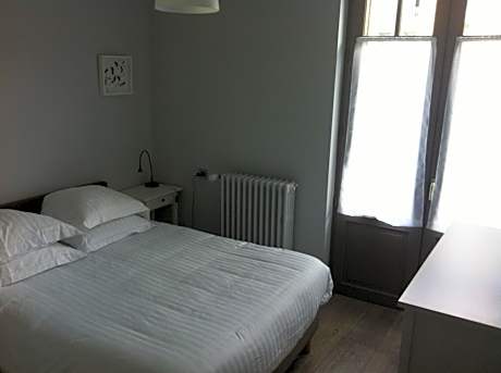 One-Bedroom Apartment (4 Adults)