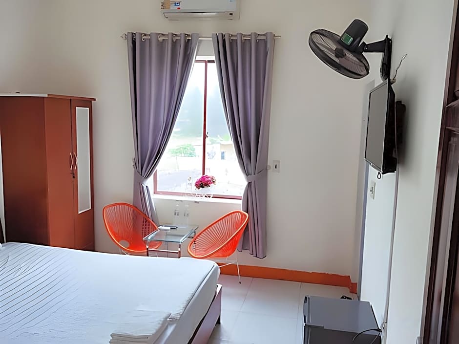View Nhat Le Beach Hotel