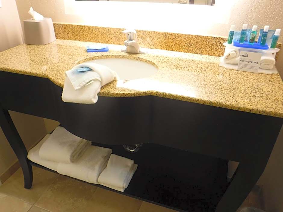 Holiday Inn Express West Jefferson By IHG