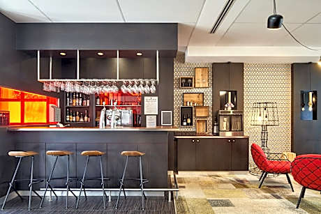 B&B HOTEL Saint-Quentin-en-Yvelines Centre Gare 4 étoiles