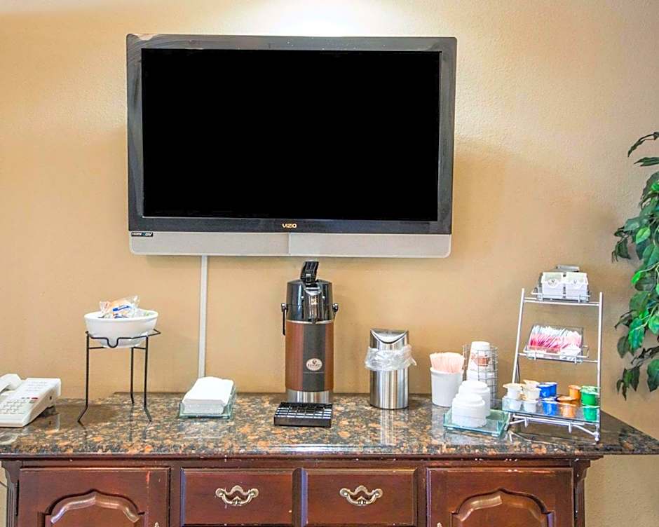 Quality Inn Tulsa-Downtown West