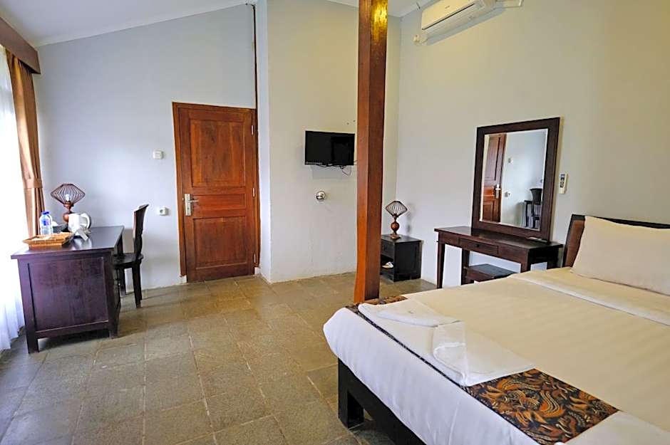The Nalaya Hotel & Resto