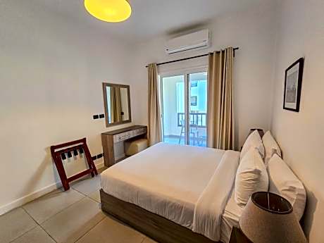 Suite, Garden View
