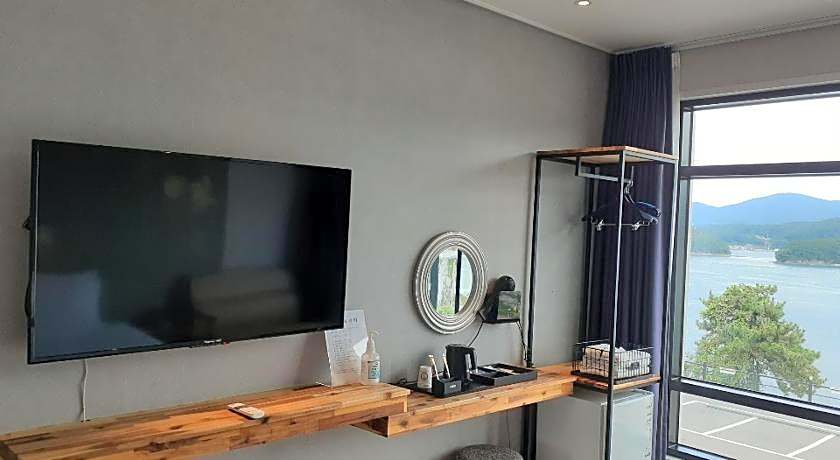 Tongyeong Bridge Hotel